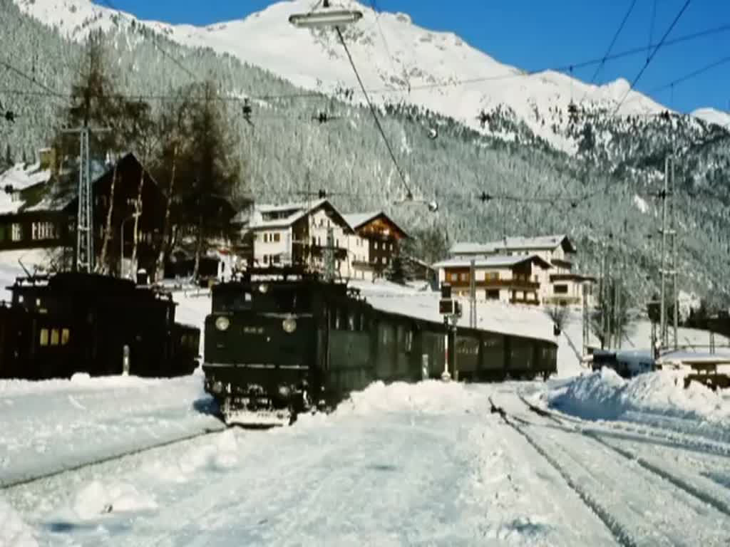 Unterschiedliche Lokomotiven der Reihe 1670 im alten Bahnhof von St. Anton am Arlberg. (Die Aufnahmen entstanden um 1974).