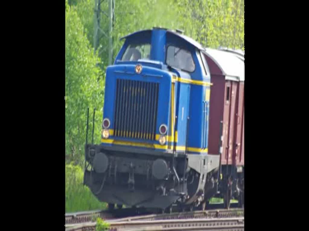 V 1354 der MWB ist ab 16.05.2010 auf dem Rckweg nach Lemgo aus Ilmenau kommend mit ihrem Sonderzug. Hier in der Ausfahrt Eichenberg.