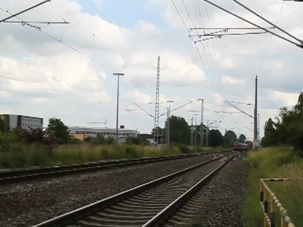 V 200 116 mit  Nostalgie-Ostsee-Express DPE333 von Kln Hbf nach Warnemnde bei der Durchfahrt im Bahnhof Rostock-Bramow.(23.06.2011)