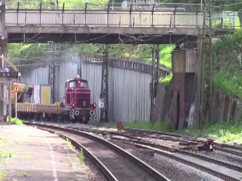 VEB V60 1140 (ex DB 365 140) mit einem Gottwald Gleisbaukran in Saarbrücken-Jägersfreude den 06.05.2015