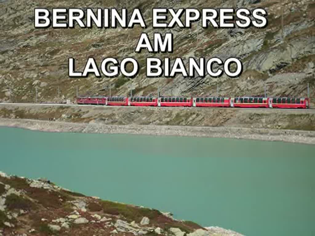 von Alp Grm kommender Bernina Express der gerade eine Lawinenverbaung
passiert hat.22.09.2009