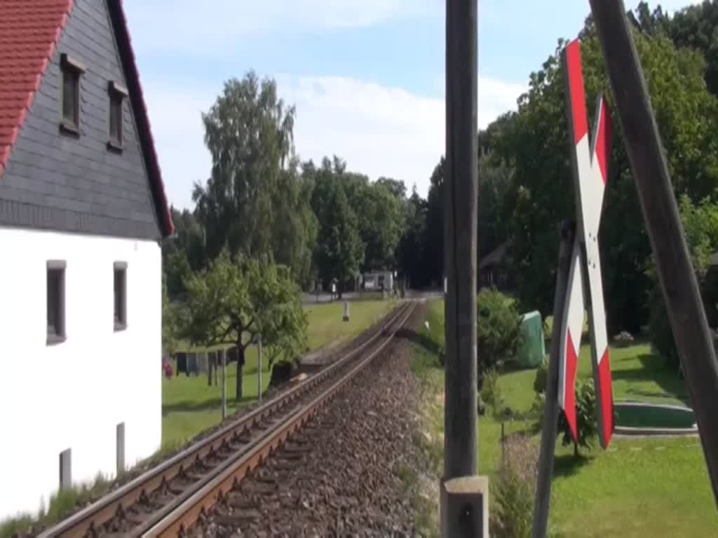 VT 137 322 der SOEG zur Historik Mobil  125 Jahre SOEG  2015 im Bahnhof Kurort Jonsdorf Haltestelle