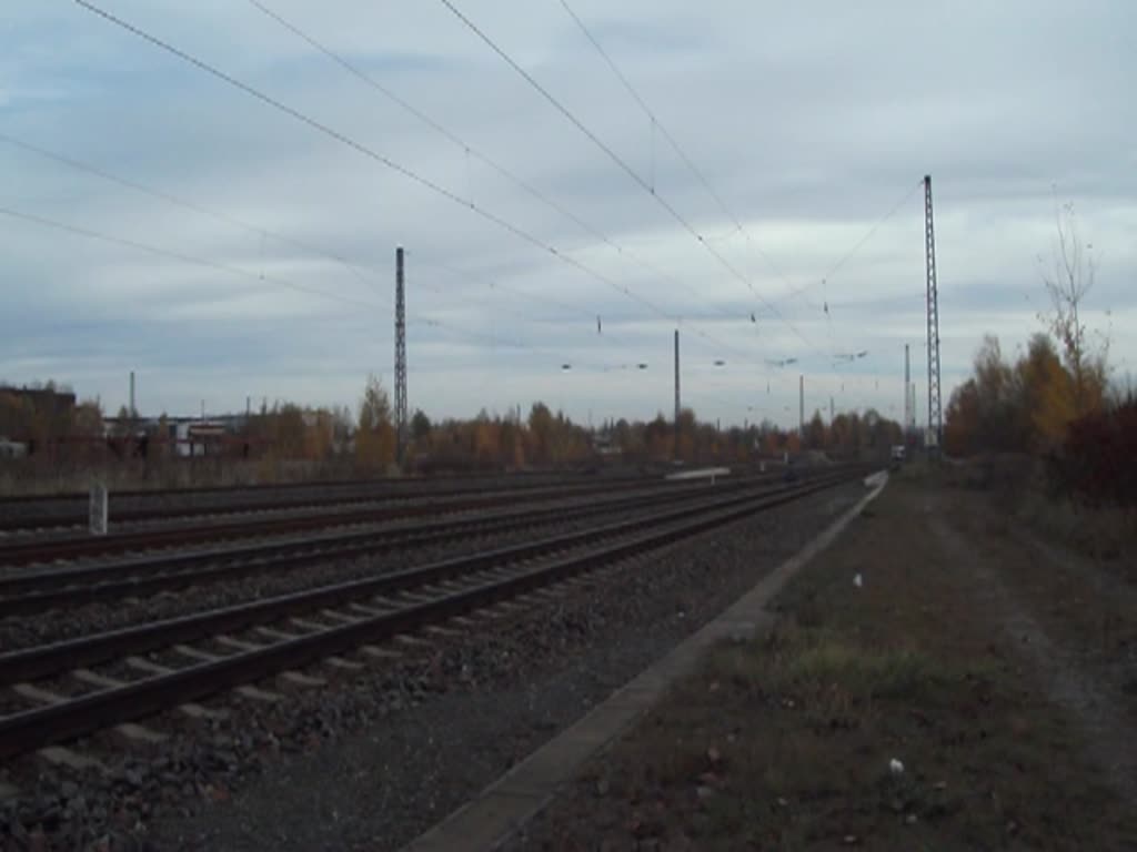 VT42 (654 042)bei der Aussfahrt aus dem Zwickauer Hauptbahnhof am 04.11.2011.