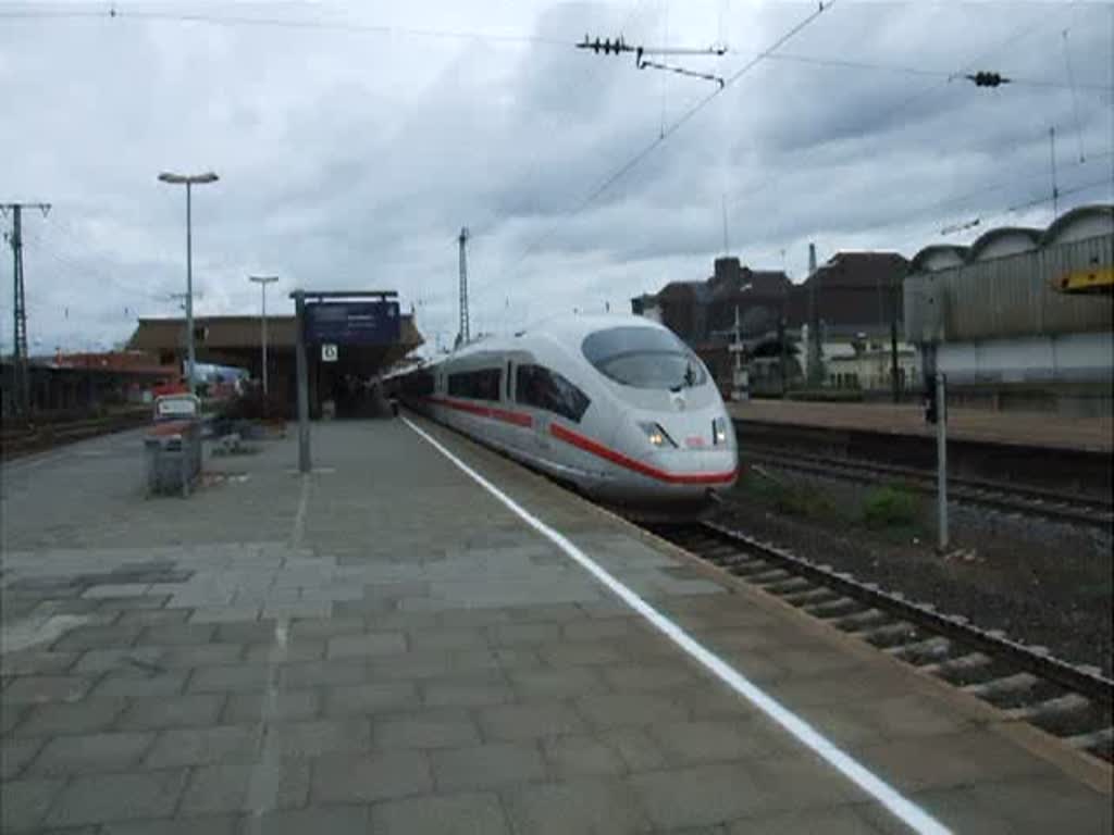Wegen einer Strung am Triebfahrzeug des EC101 nach Chur,wurde die ICE Garnitur 403 013  Treuchtlingen  als Ersatz-ICE2807 eingesetzt.Dieser Zug fuhr allerdings nur bis Basel SBB.Hier bei der Ausfahrt in Koblenz.5.9.09