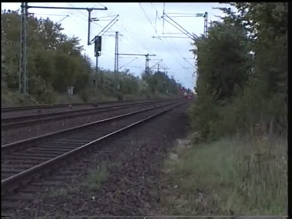 X-Wagenzug Steuerwagenvoraus geht es nach Mnchengladbach geschoben von einer 143iger. Kleinenbroich 12.5.2010