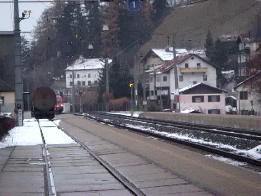 Zwei BR 1216 mit RoLa bei Steinach i.T. am 14.11.2007