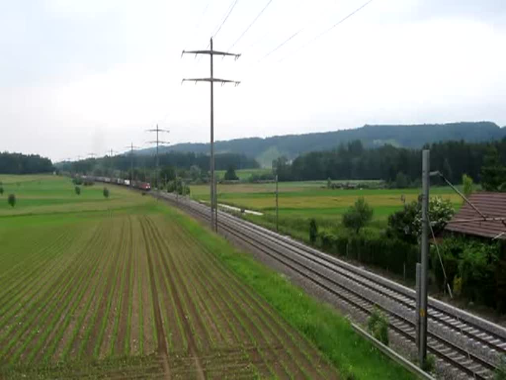 Zwei Re 4/4 II mit CZ bei Allmendingen am 15.06.2010