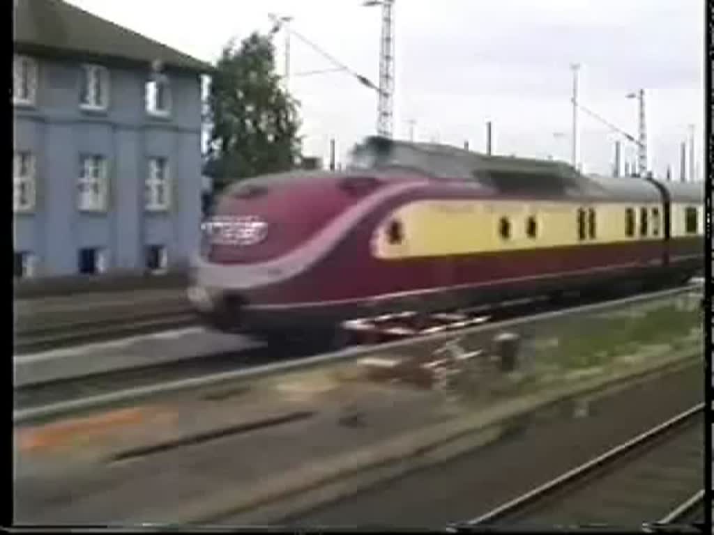 Zwischen den Einstzen fr einen Reiseveranstalter (Mller) war am 7. Oktober 1989 der alte TEE-Triebwagen VT 11.5 (spter 601 14/019) in Hamm (Westf.) abgestellt.